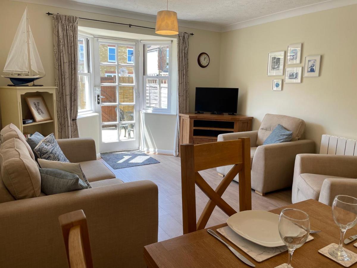 Courtyard House, With Parking And Patio Garden Villa Whitstable Eksteriør billede