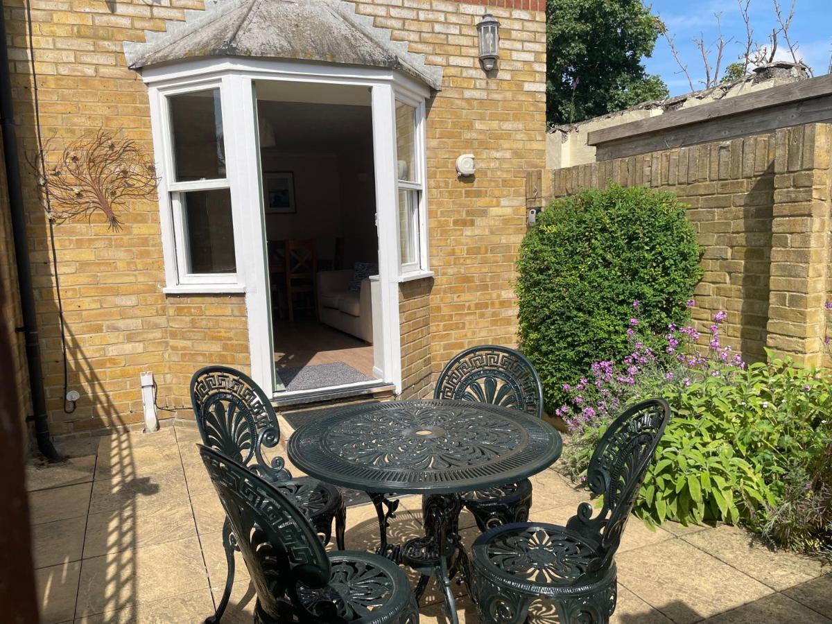 Courtyard House, With Parking And Patio Garden Villa Whitstable Eksteriør billede